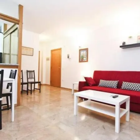 Apartment White 100m Playa, Wifi, Pool 6pax Salou