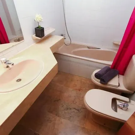 White 100m Playa, Wifi, Pool 6pax Apartment