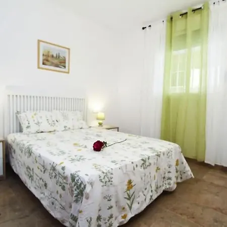 White 100m Playa, Wifi, Pool 6pax Apartment *