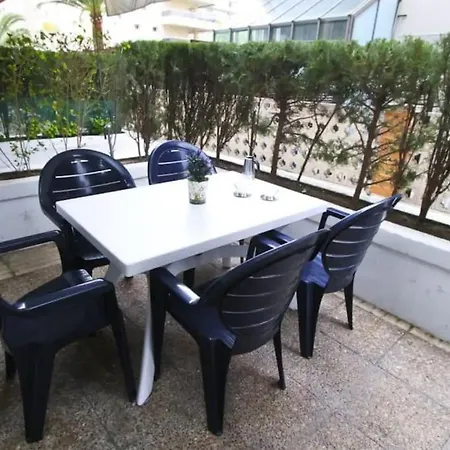 Apartment White 100m Playa, Wifi, Pool 6pax Salou
